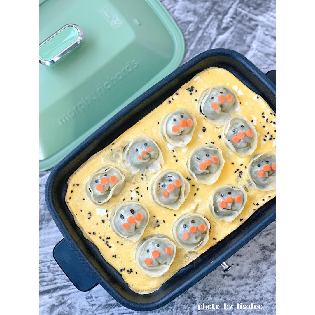 卡通抱蛋煎饺