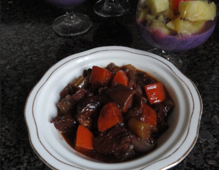 红酒炖牛肉