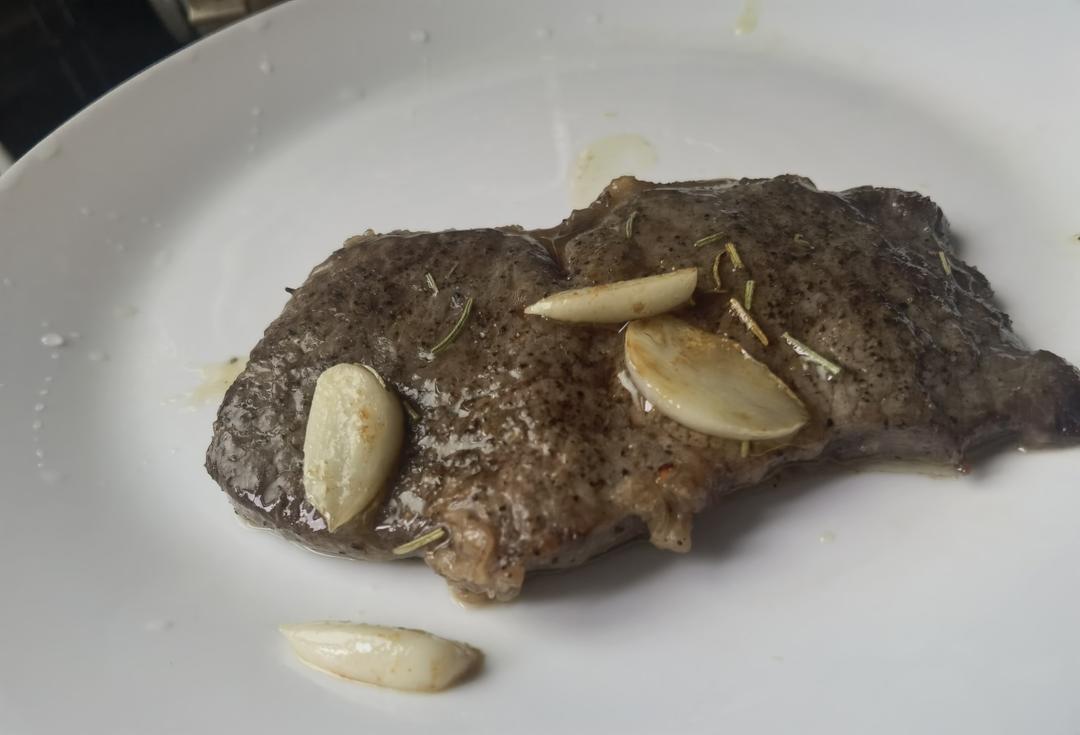 2分钟装盘的主菜—牛里脊版黑椒牛排