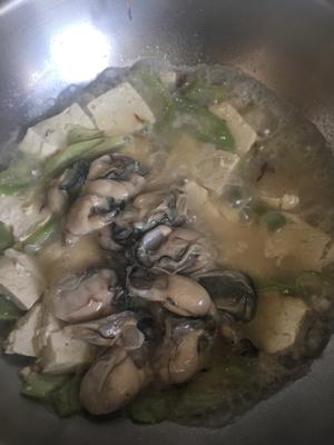 丝瓜豆腐炖海蛎子的做法 步骤4