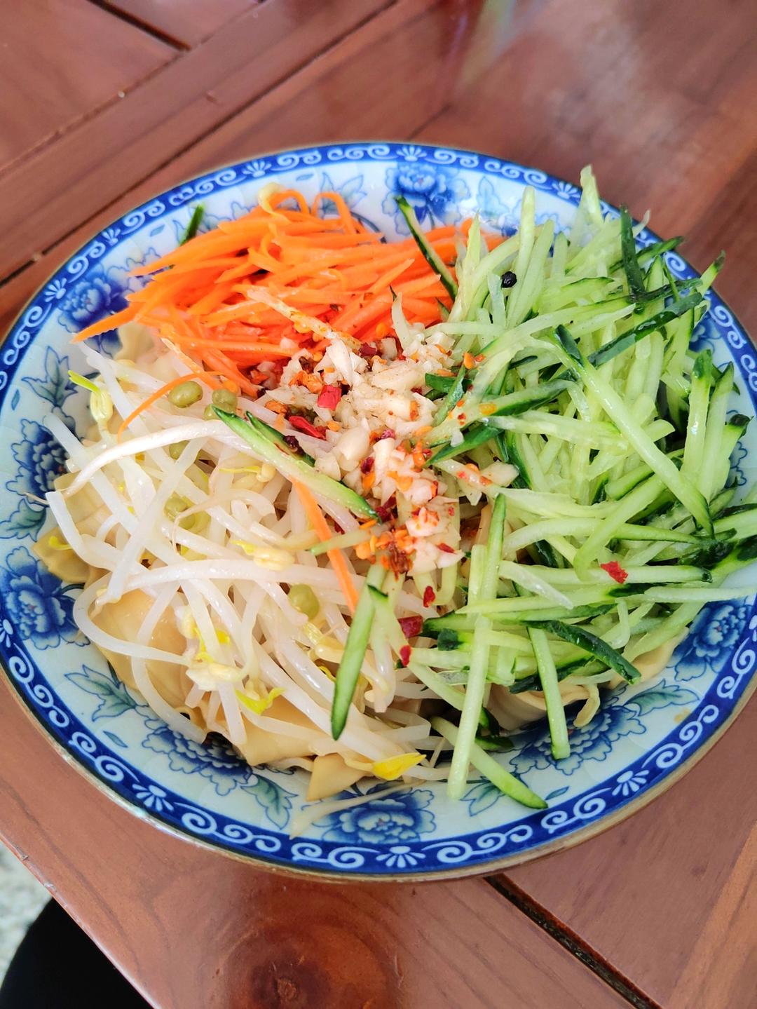 【姐姐请吃饭】中的油泼面