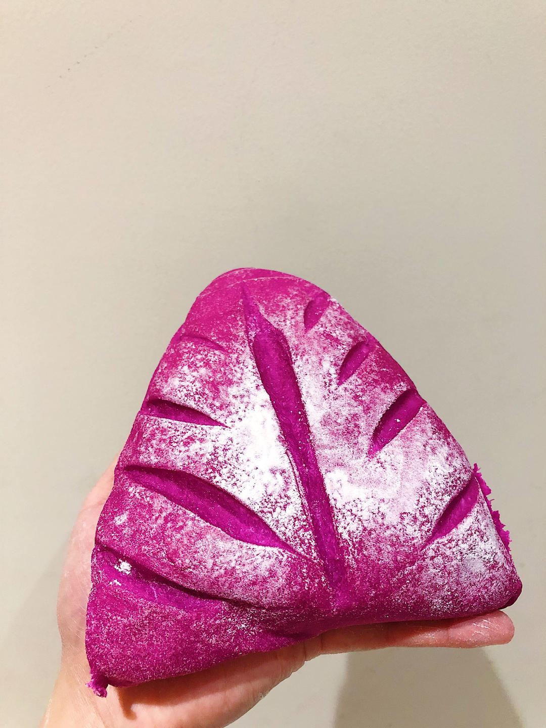 火龙果奶酪软欧包