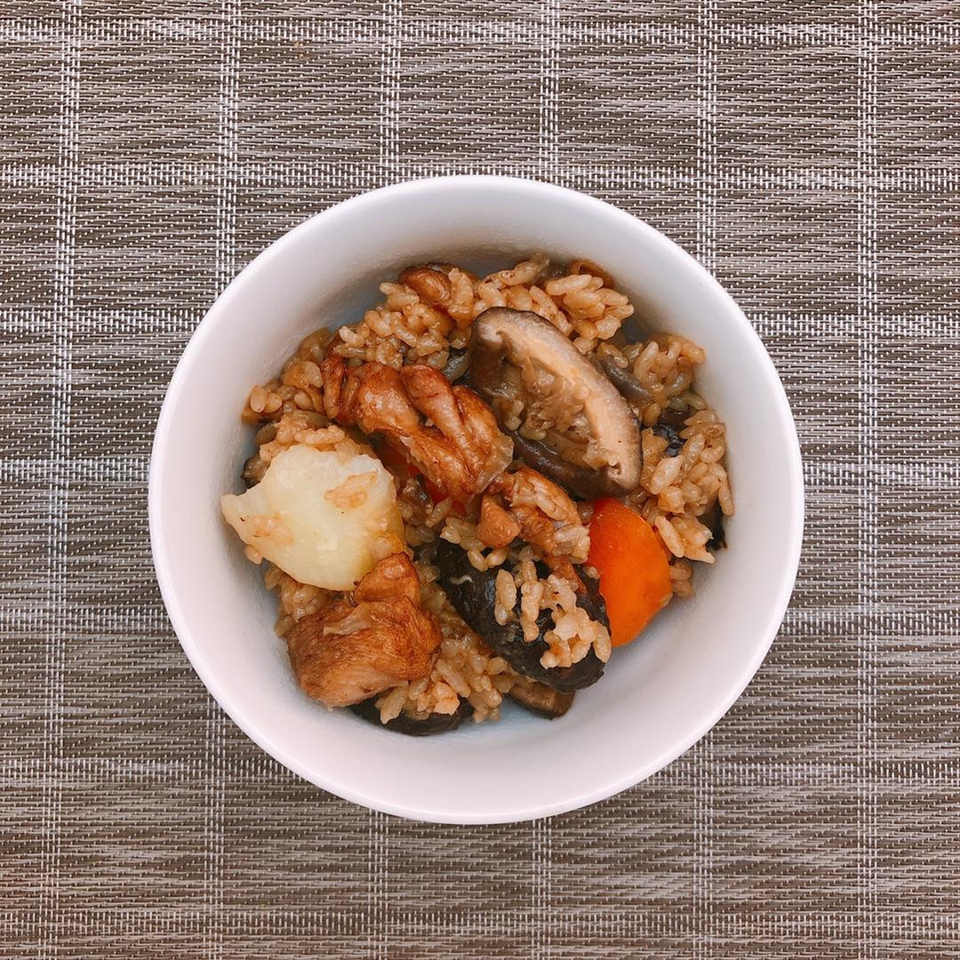 【香菇鸡肉焖饭】