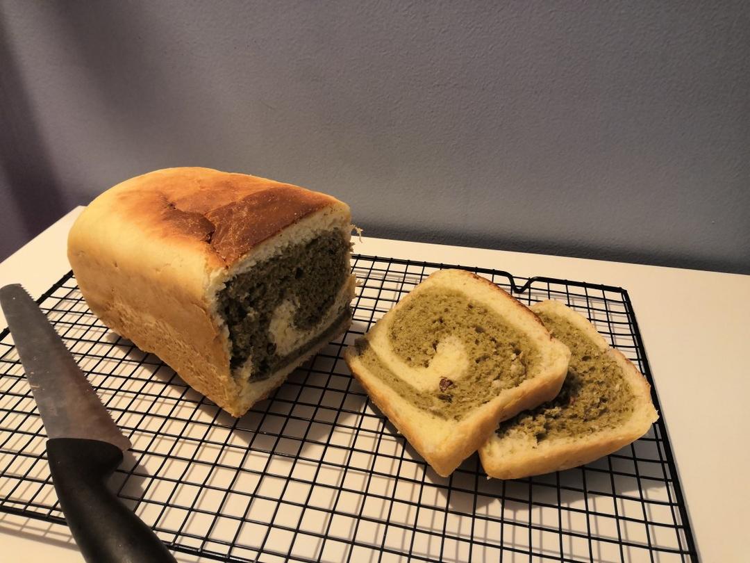 清香柔软的抹茶红豆吐司
