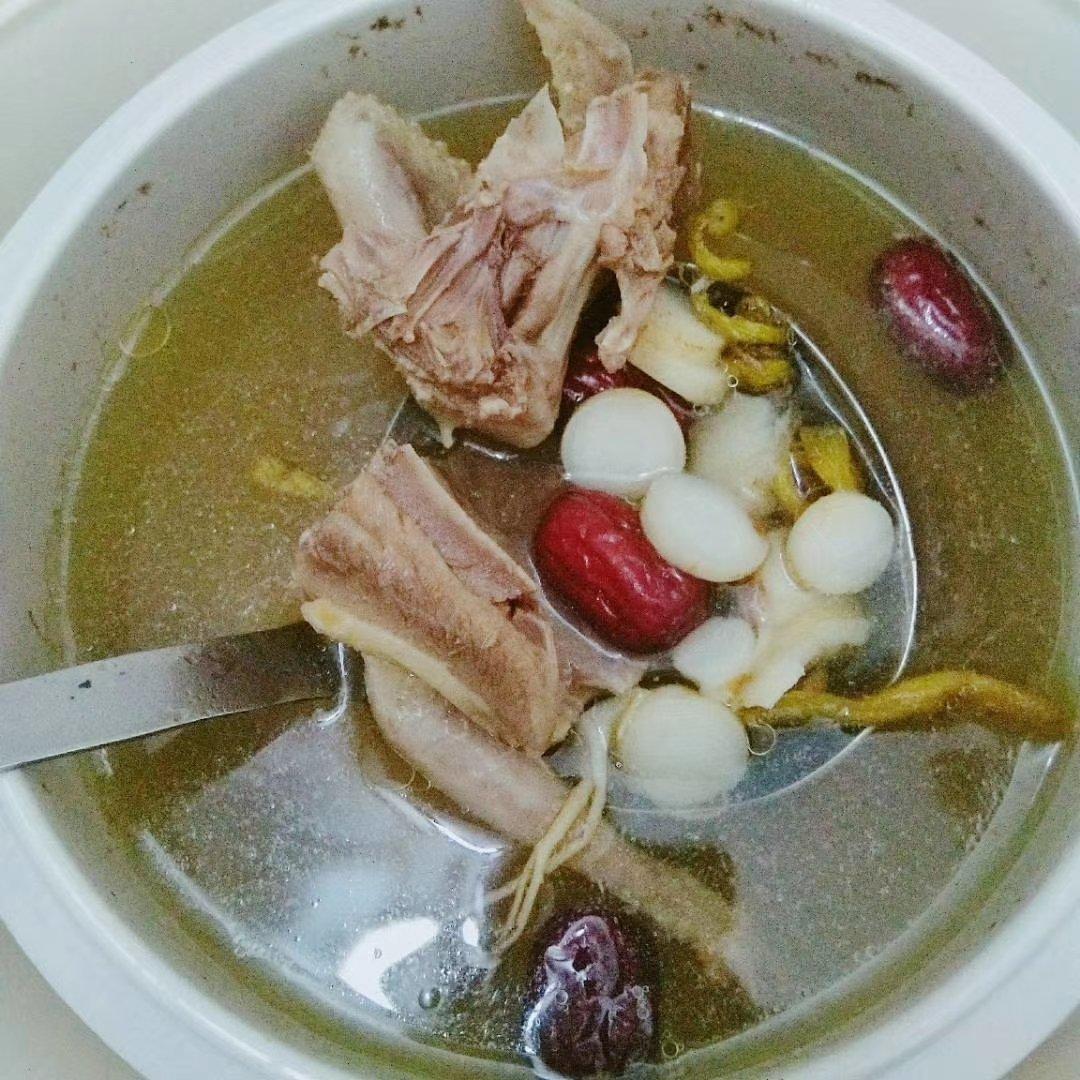 滋润熬夜党的靓汤～花旗参石斛炖鸡汤