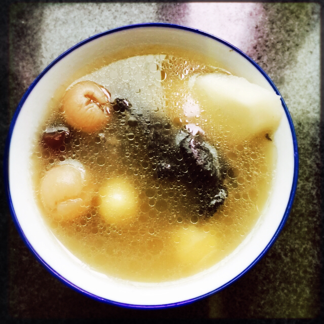 枸杞红枣乌鸡汤