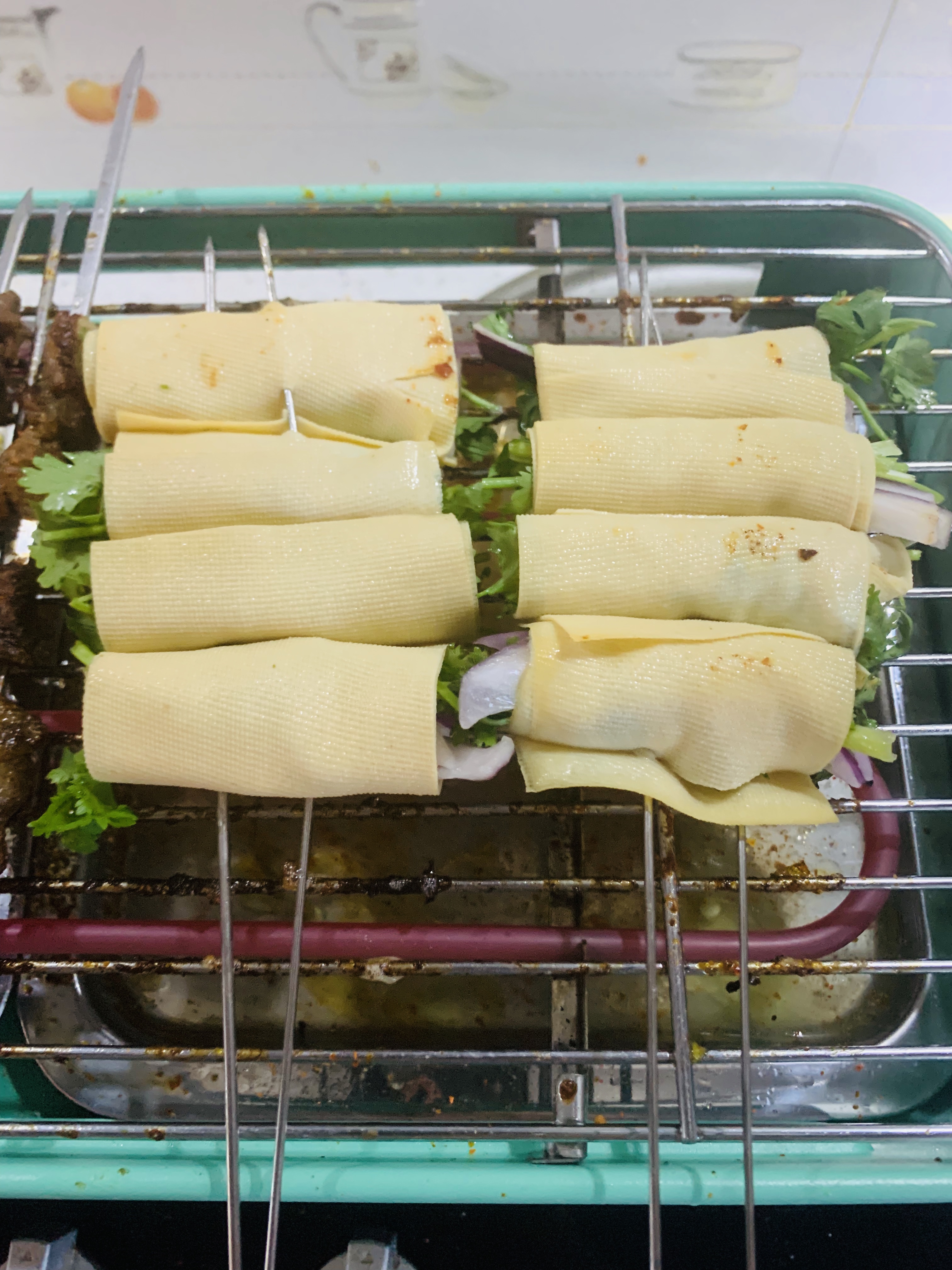 撸串必点烤豆腐卷（烤箱、烤炉、涮锅都适用）的做法 步骤6