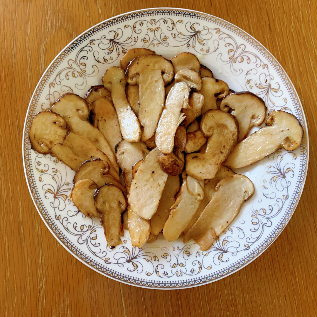 黄油煎松茸