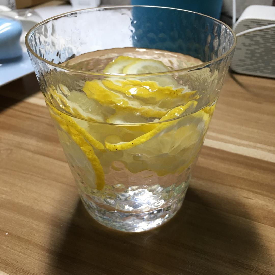 达也也达做的一杯柠檬水