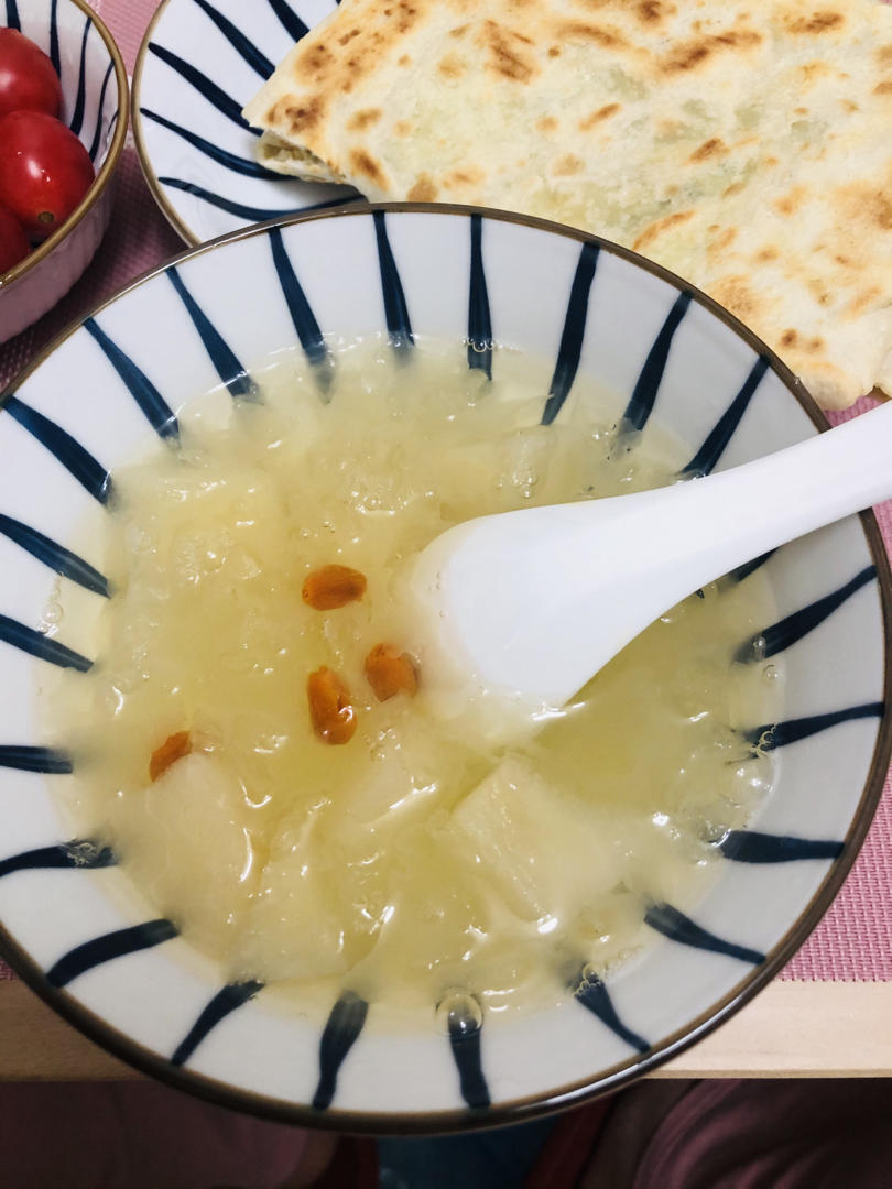 冰糖银耳梨汤