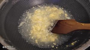 香葱鸡蛋虾滑汤的做法 步骤6