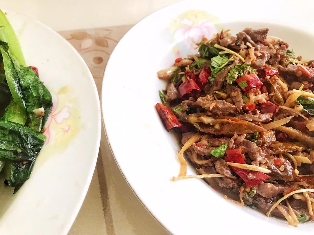 芹菜泡椒牛肉丝