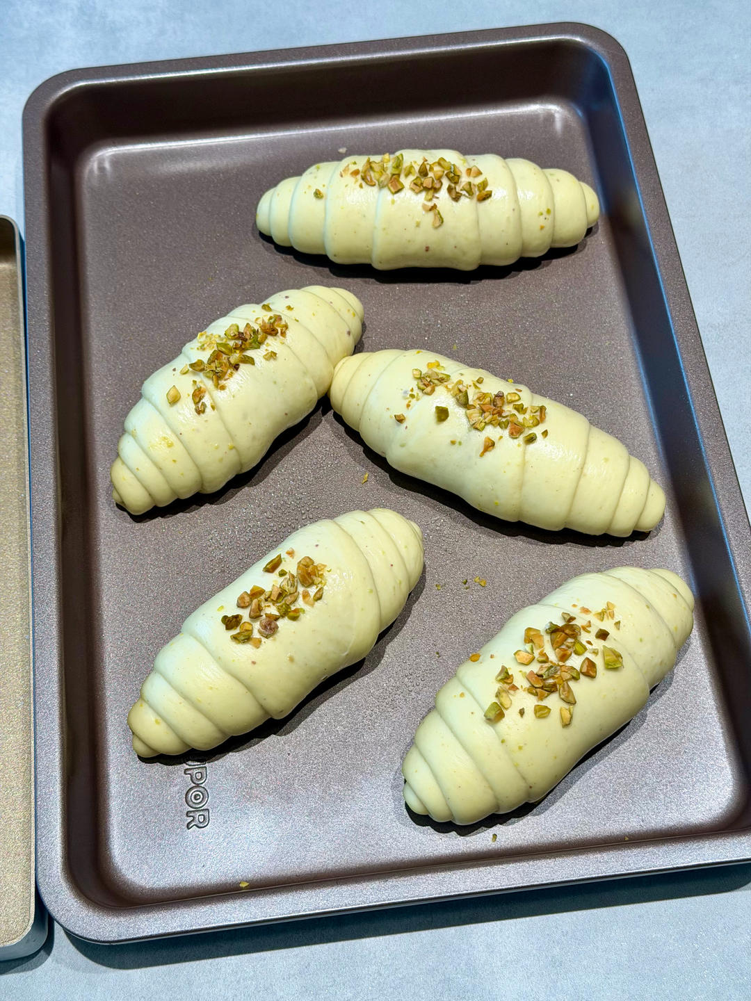 开心果海盐面包卷｜治愈美食里的一抹绿