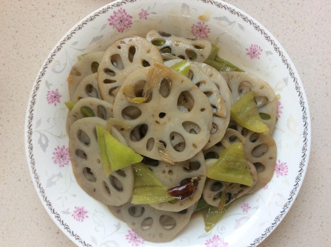 青翠欲滴【青辣椒炒藕片】