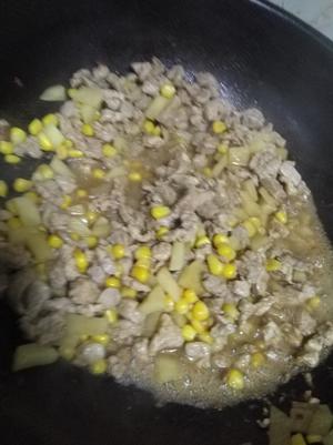 玉米肉丁焗饭的做法 步骤1