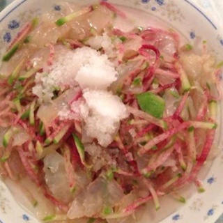 红心萝卜拌海蜇