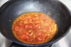 冬日暖心-奶香番茄肥牛浓汤的做法 步骤4
