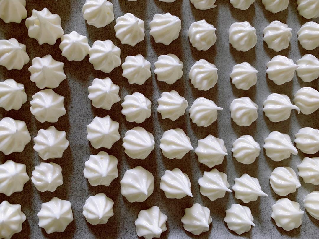 宝贝在家做的蛋白糖