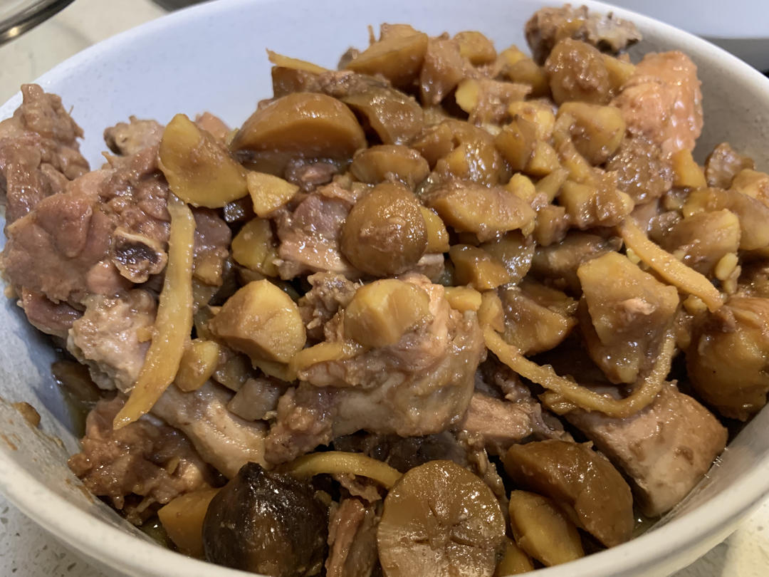 栗子焖鸡￨汁浓味郁、软糯入味