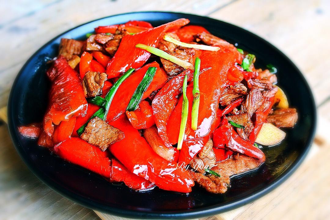 大红辣椒炒肉