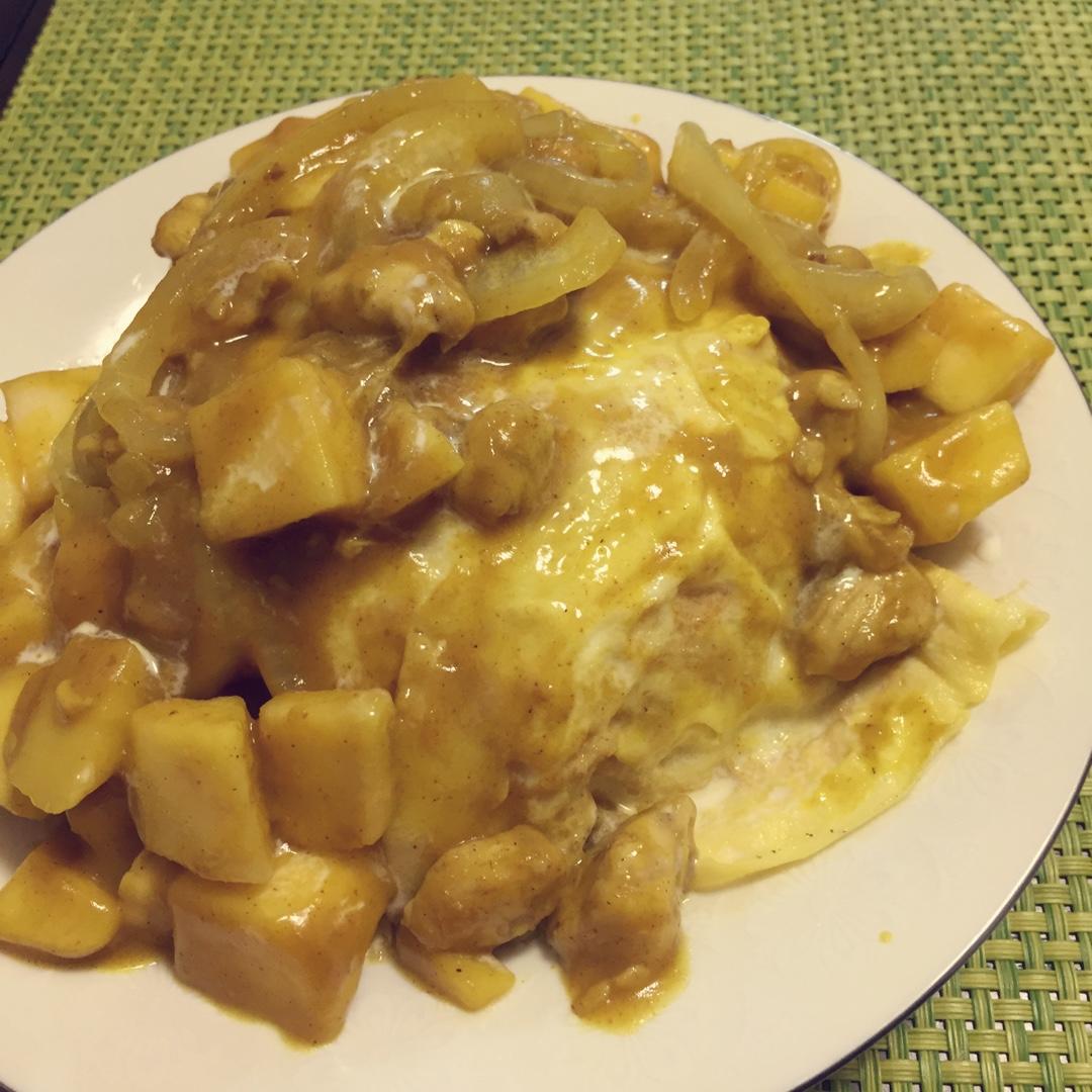 奶香鸡肉咖喱蛋包饭