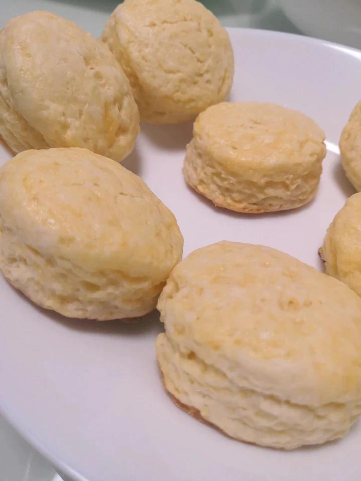 复刻英国女王私人御厨的经典司康：加映Cream Tea 经典吃法 & 如何做出松软內里、酥脆边缘的司康&司康佐醬製作