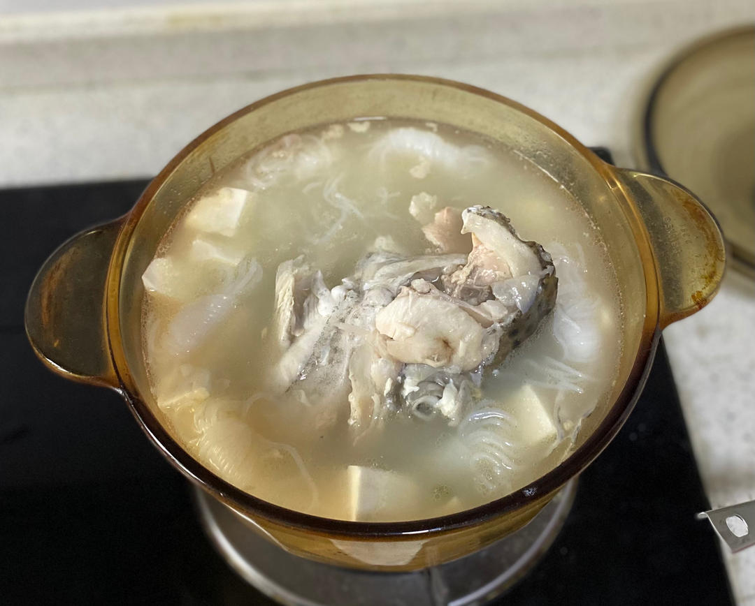 贫穷料理-三文鱼头汤