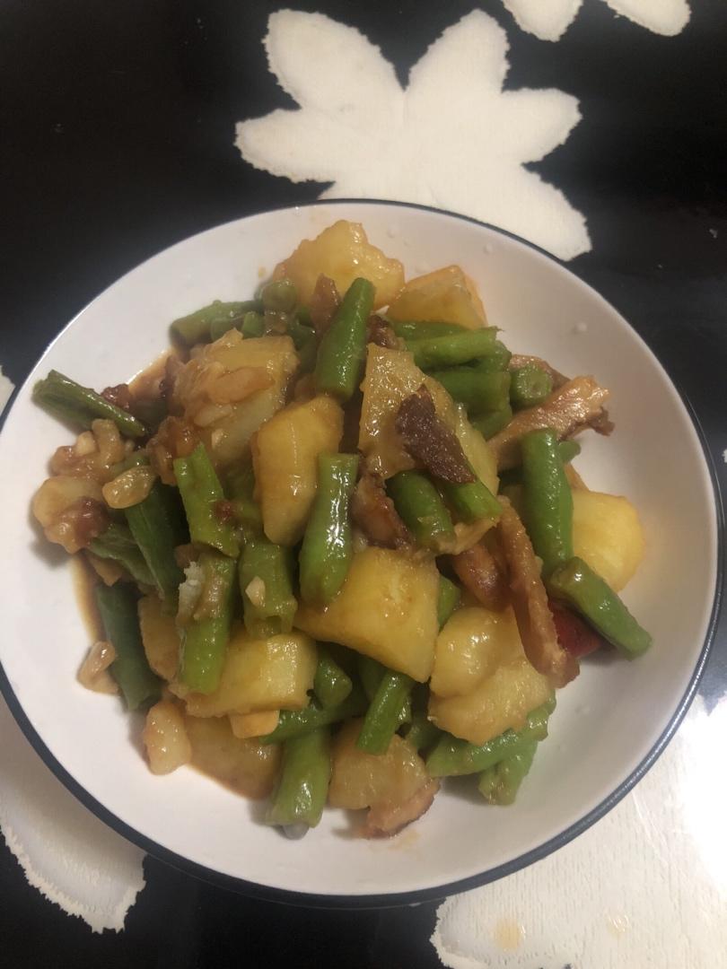土豆焖豆角，小美的美食