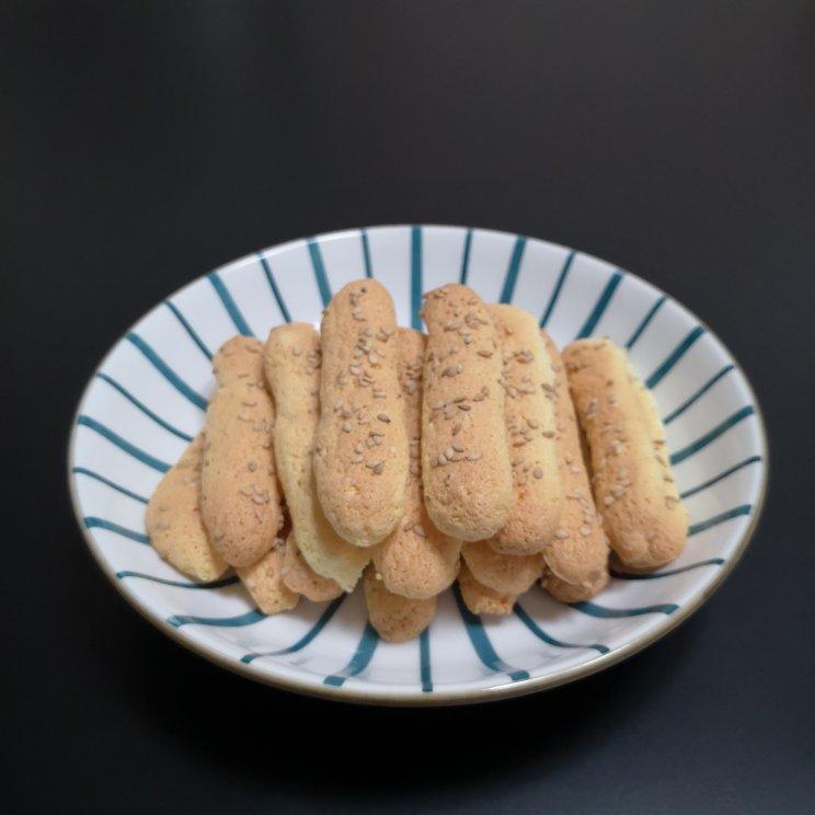 宝宝辅食系列之芝麻手指小饼干