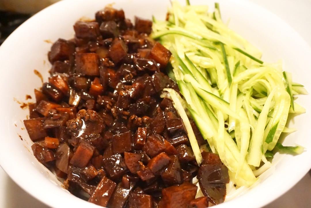 韩式炸酱面