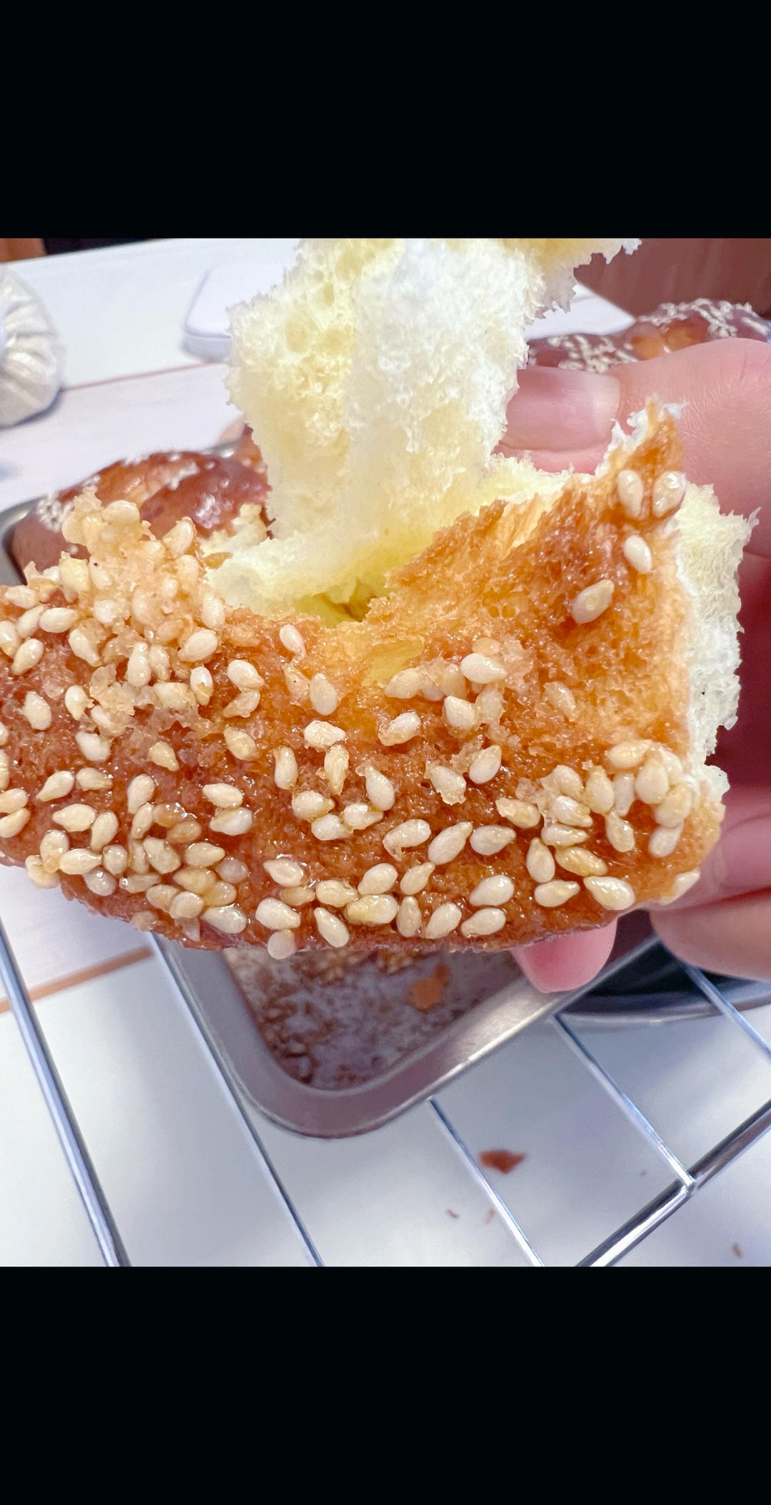 脆底蜂蜜芝麻小面包