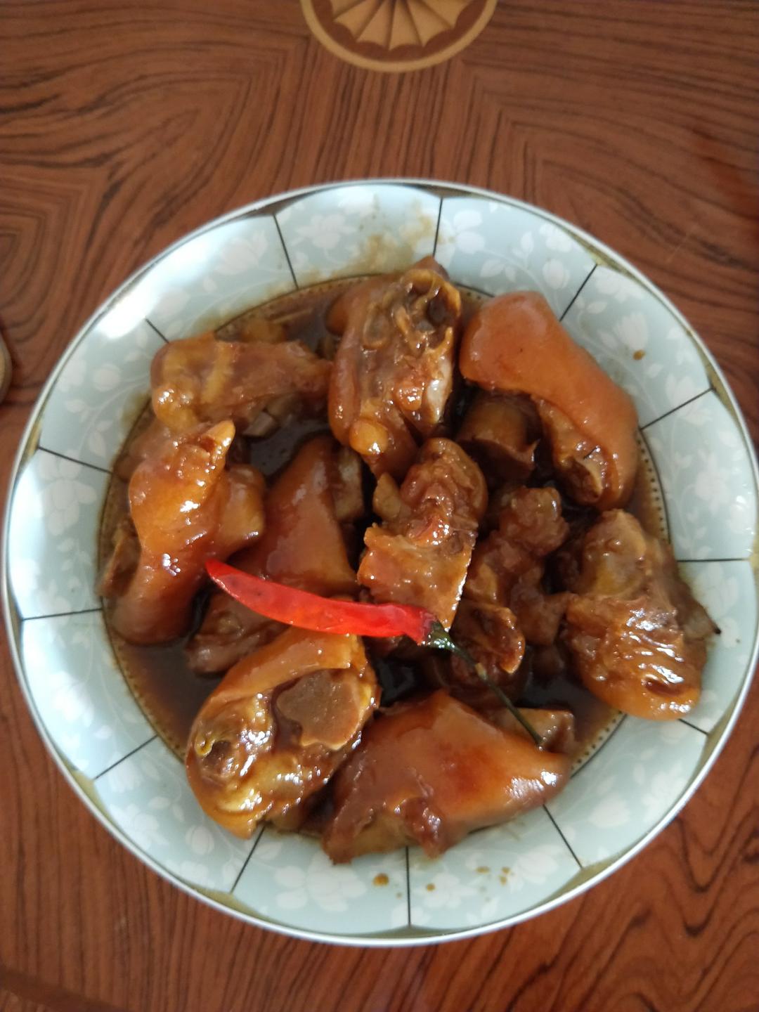 美味的家常菜：红烧猪蹄