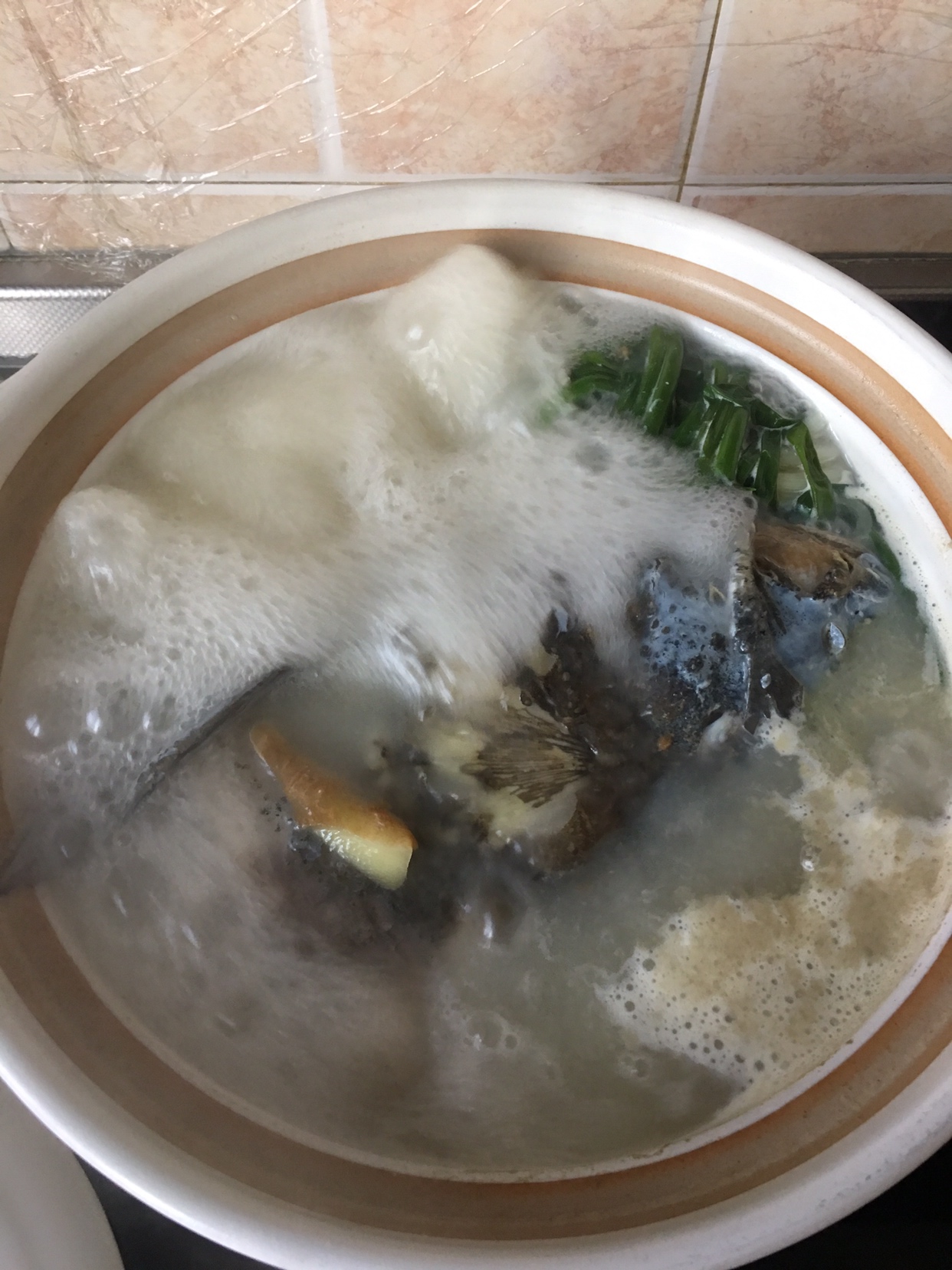 砂锅鱼头豆腐汤的做法 步骤4