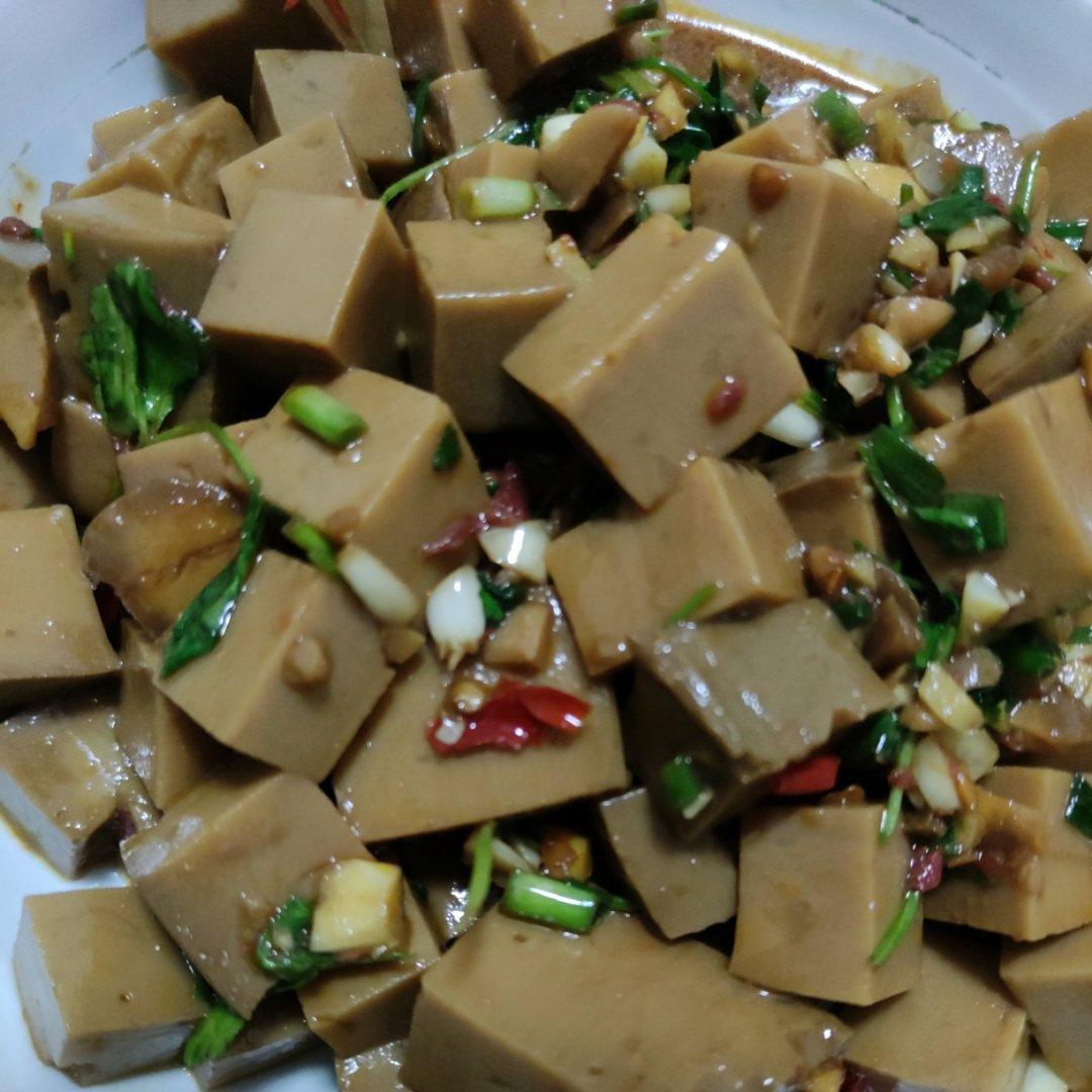 凉拌橡子豆腐
