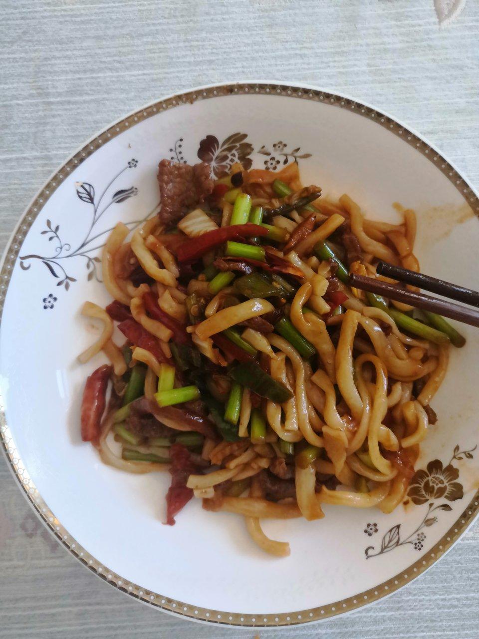 新疆丁丁炒面