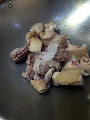 花生豆酱焖猪脚的做法 步骤1