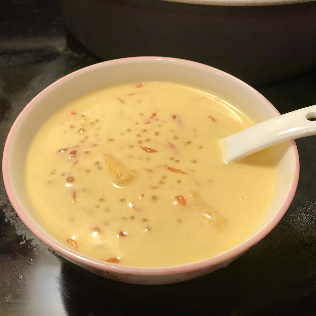 港式甜品——杨枝甘露(芒果西米露)附芒果花切法