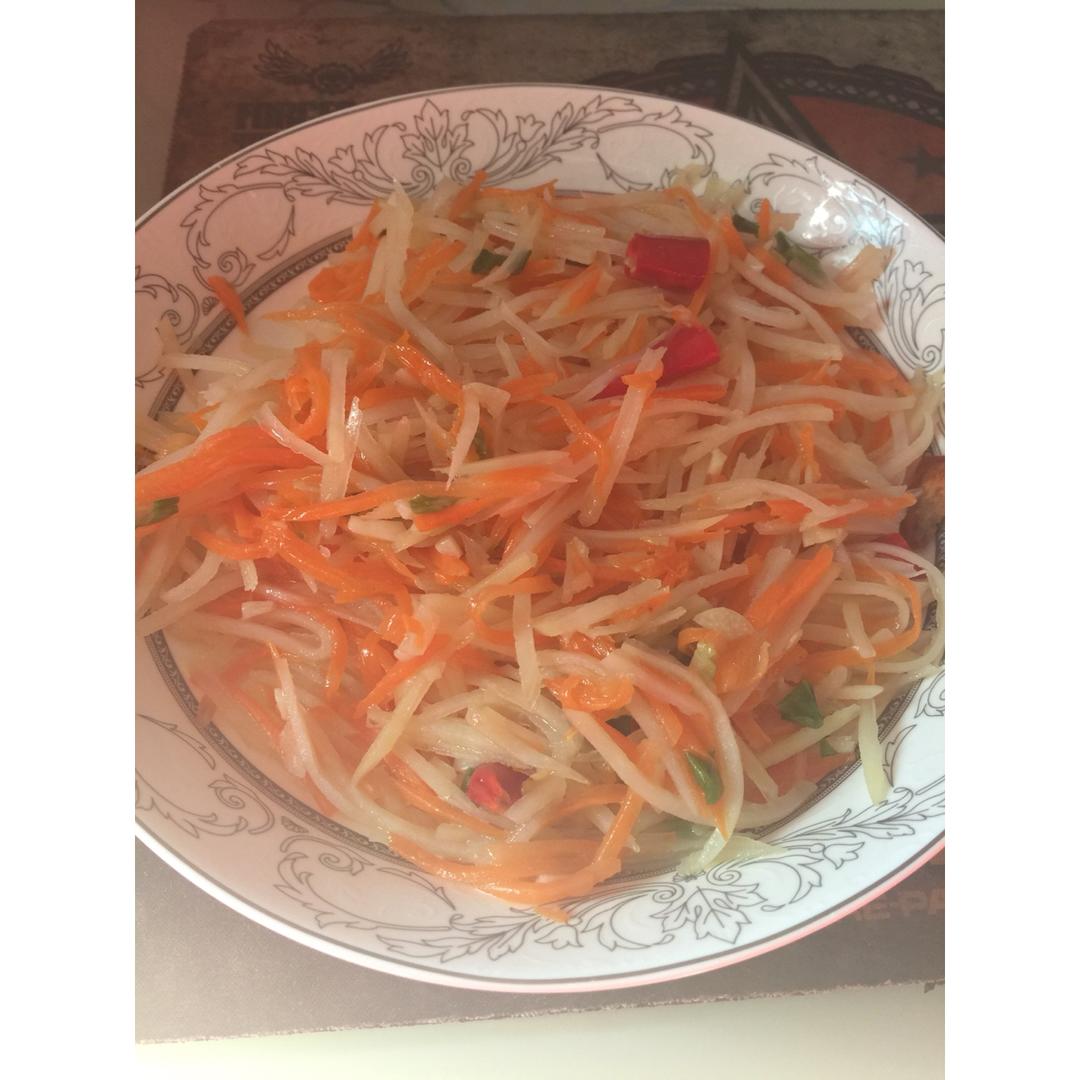 炒胡萝卜土豆丝