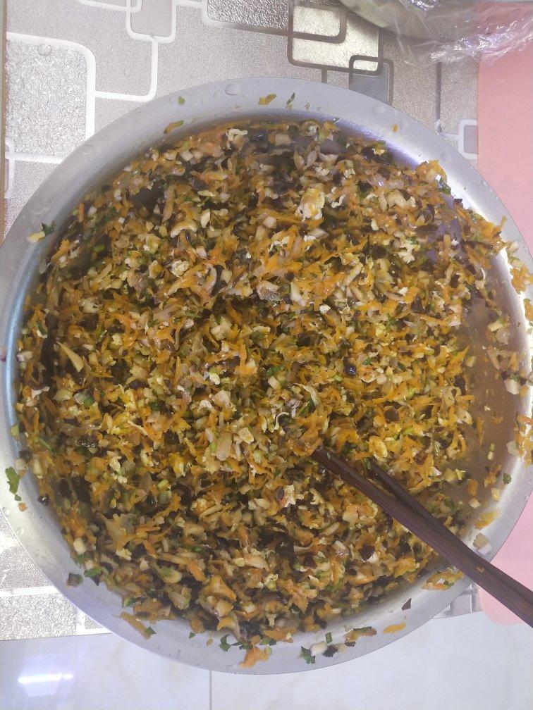 胡萝卜鸡蛋香菇木耳素馅饺子