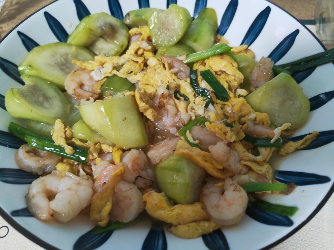 晶莹剔透的丝瓜炒虾仁