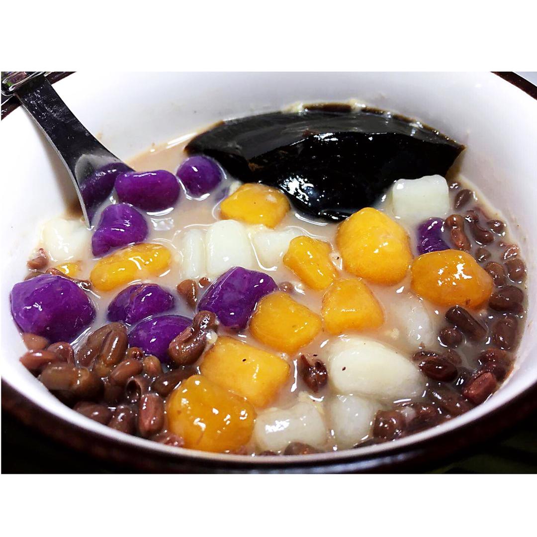 小马快跑-1做的自制鲜芋仙芋圆(另附: 蜜红豆和仙草冻的做法)