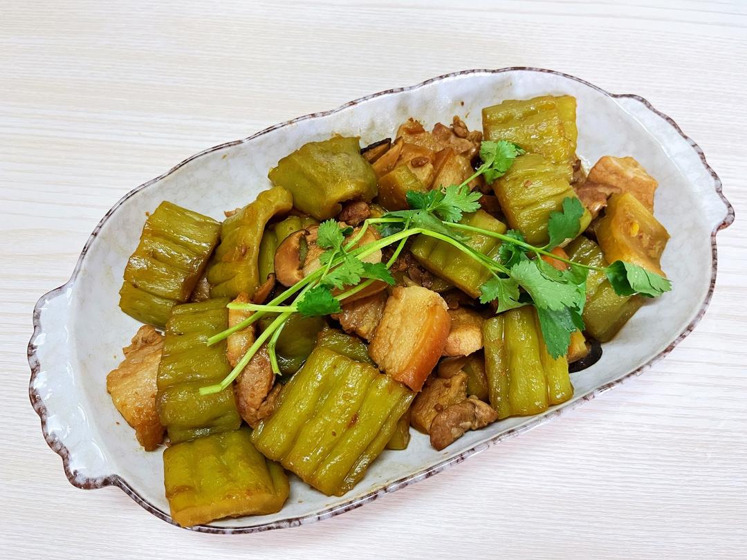 苦瓜焖五花肉