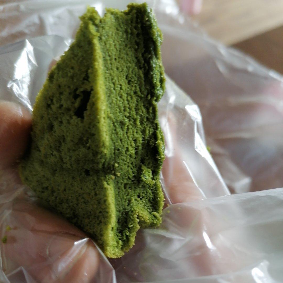 不甜腻的抹茶戚风蛋糕
