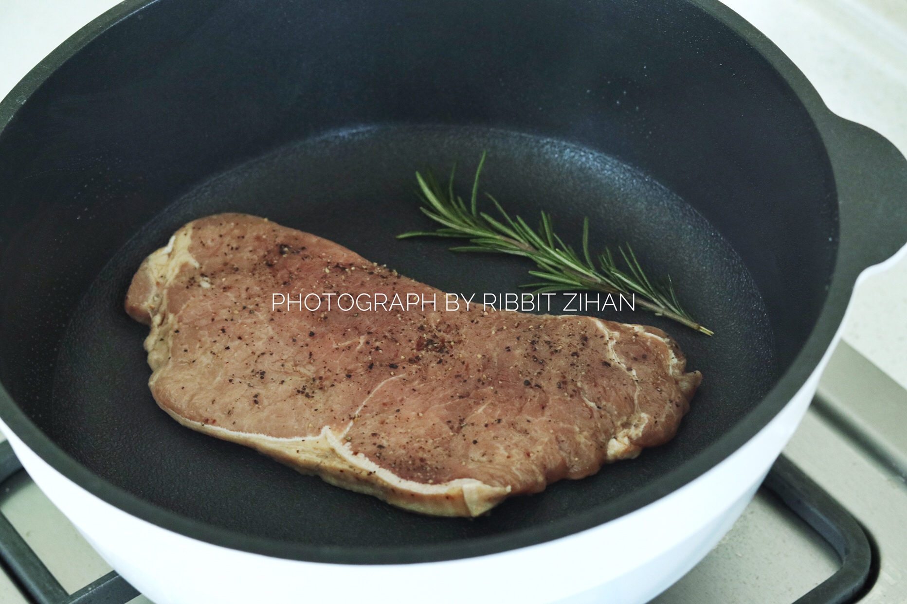 miss 兔的快手菜系列——风琴土豆牛排定食（2分钟牛排嫩出汁）的做法 步骤4