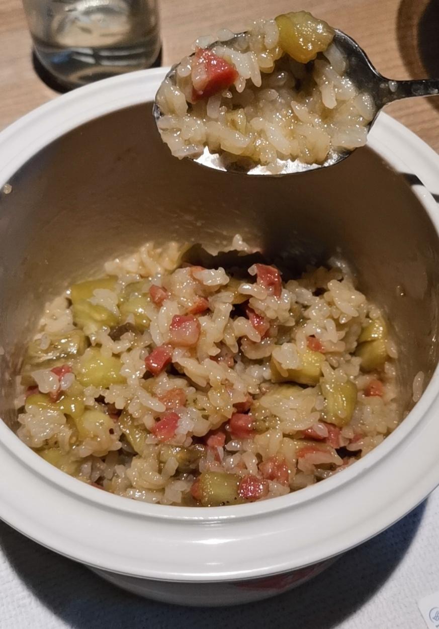 香肠茄子焖饭