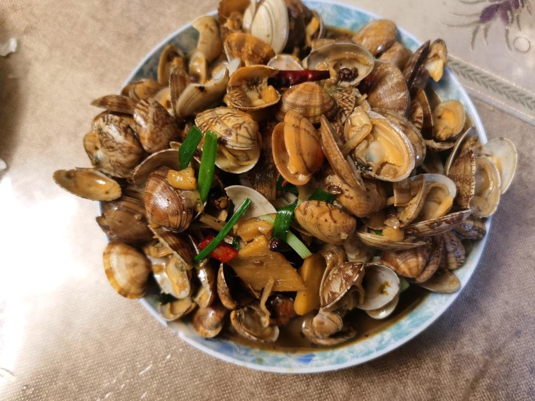 厨师长教你：“香辣花甲”的家常做法，好吃的停不下来