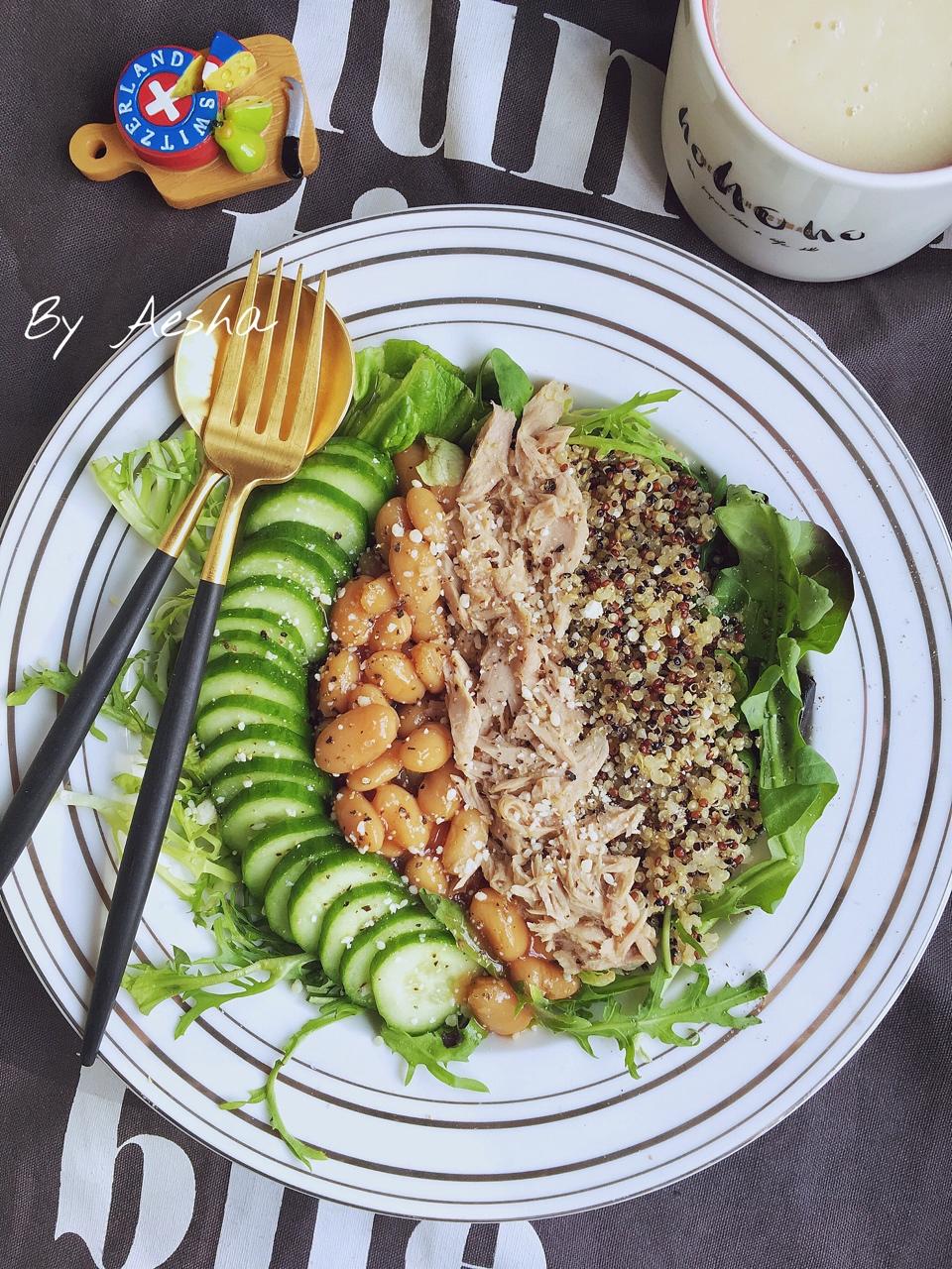 啊轩儿乖乖做的金枪鱼藜麦沙拉