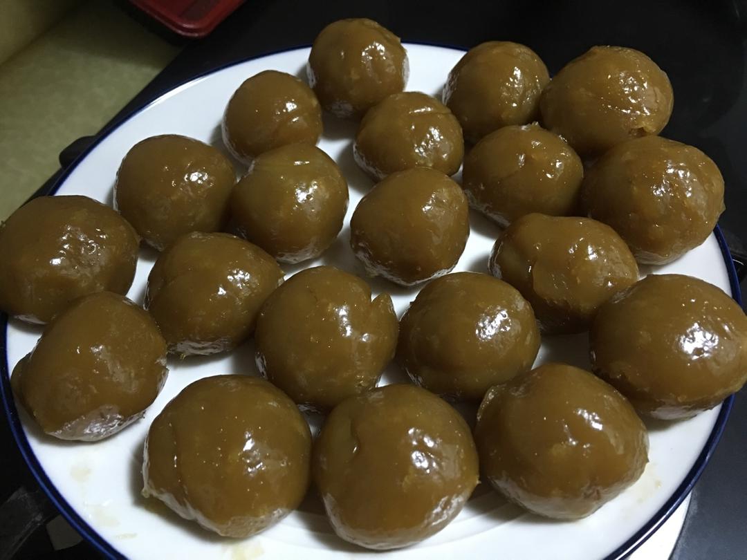 zl一011做的宁波特色小吃灰汁团