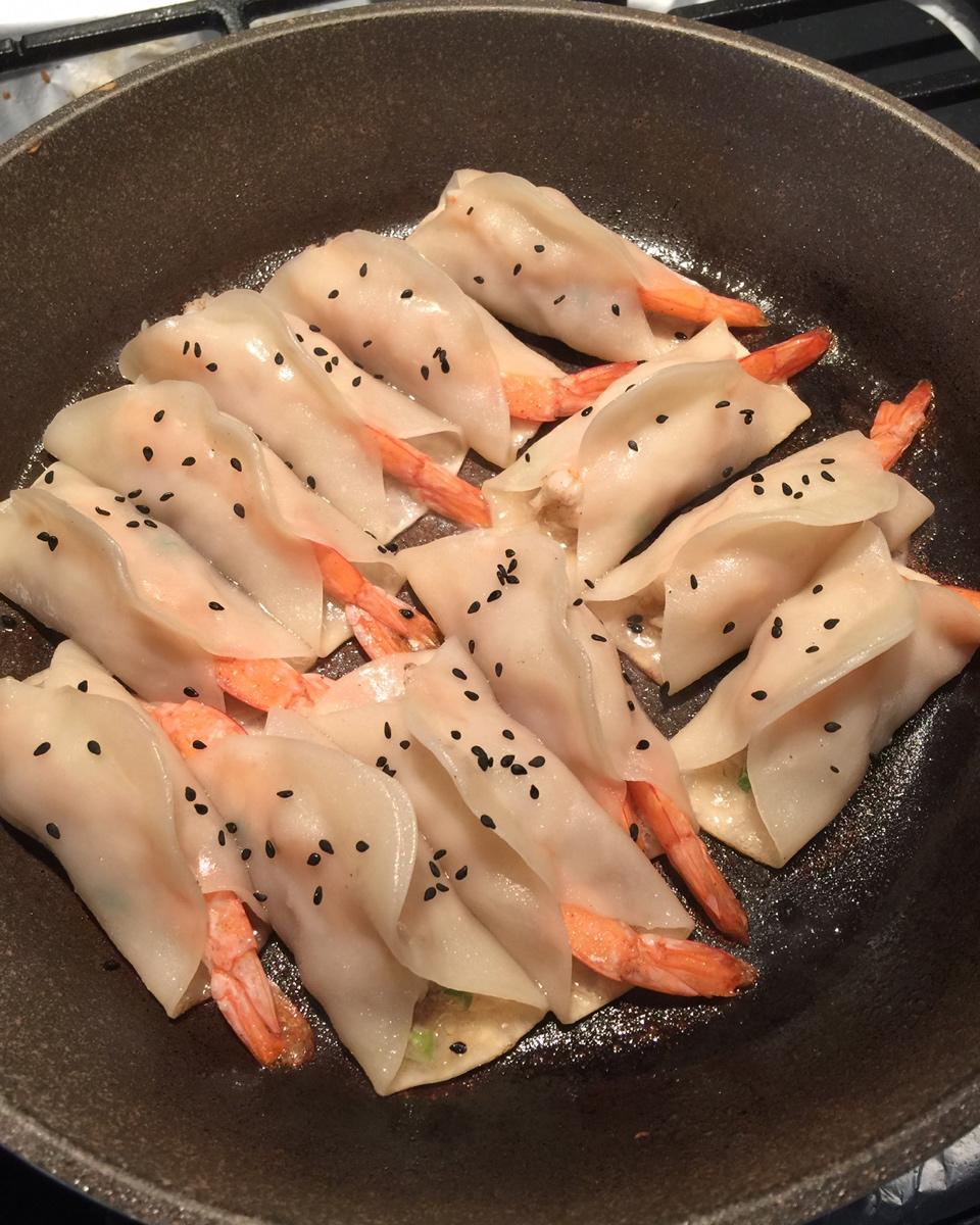 酥脆鲜虾锅贴