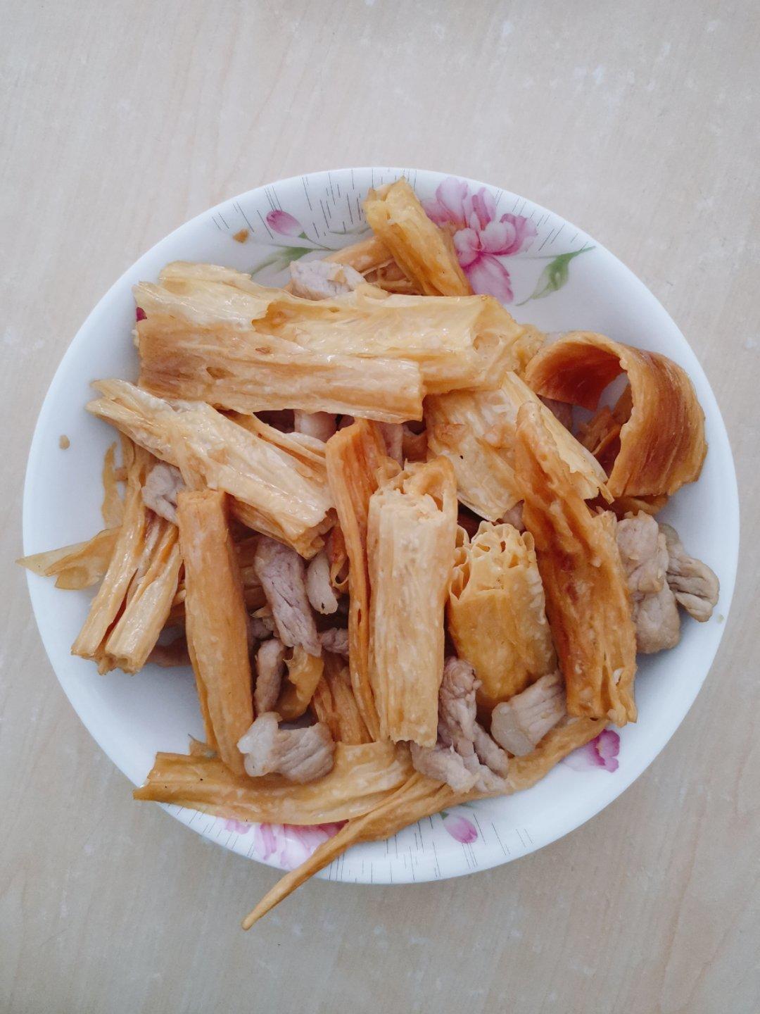 腐竹炒肉